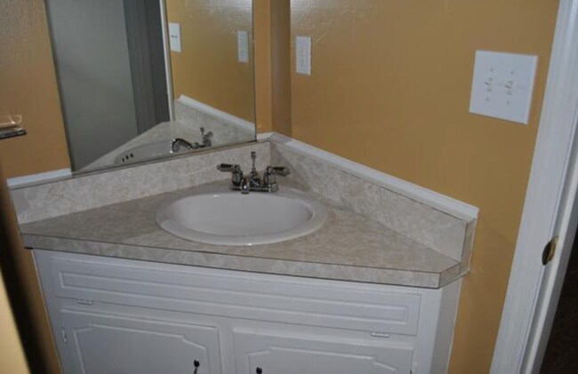Building Photo - 217 Al Oerter Dr
