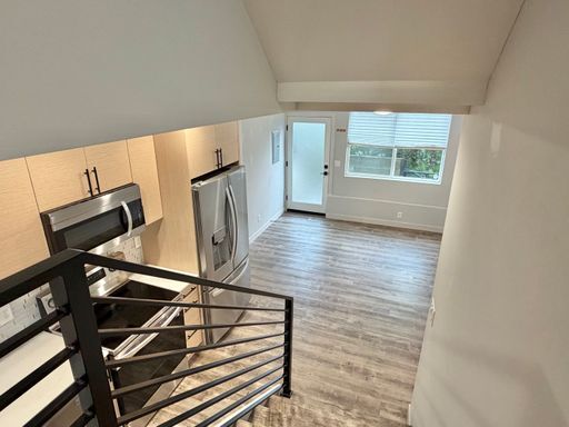 Building Photo - Upscale 3-level Modern Townhome in desired Delridge Neighborhood! Available Now!