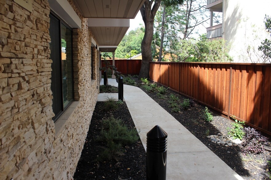 Building Photo - 417 Gene Ct