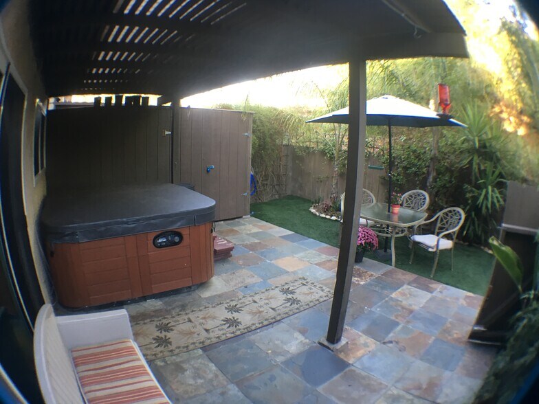 Building Photo - 9175 Campina Dr