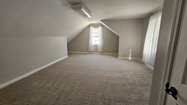 Building Photo - 106 Antler Ln