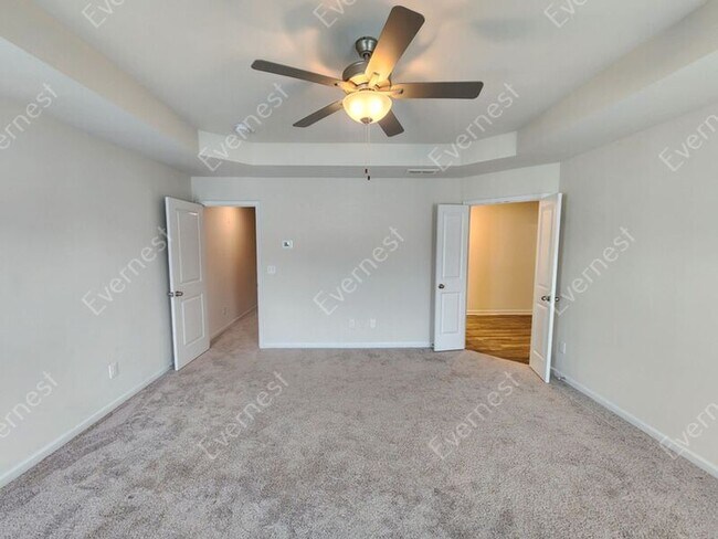 Building Photo - 4708 Fairfax Dr