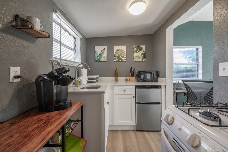 Building Photo - 2235 1st Ave N