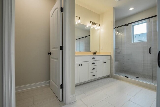 Building Photo - 4257 Spruce Pine Alley