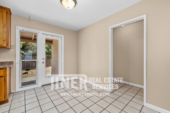 Building Photo - 4053 Cornelia Way