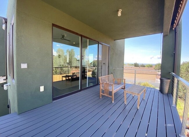 Building Photo - 1698 S Lee Dr