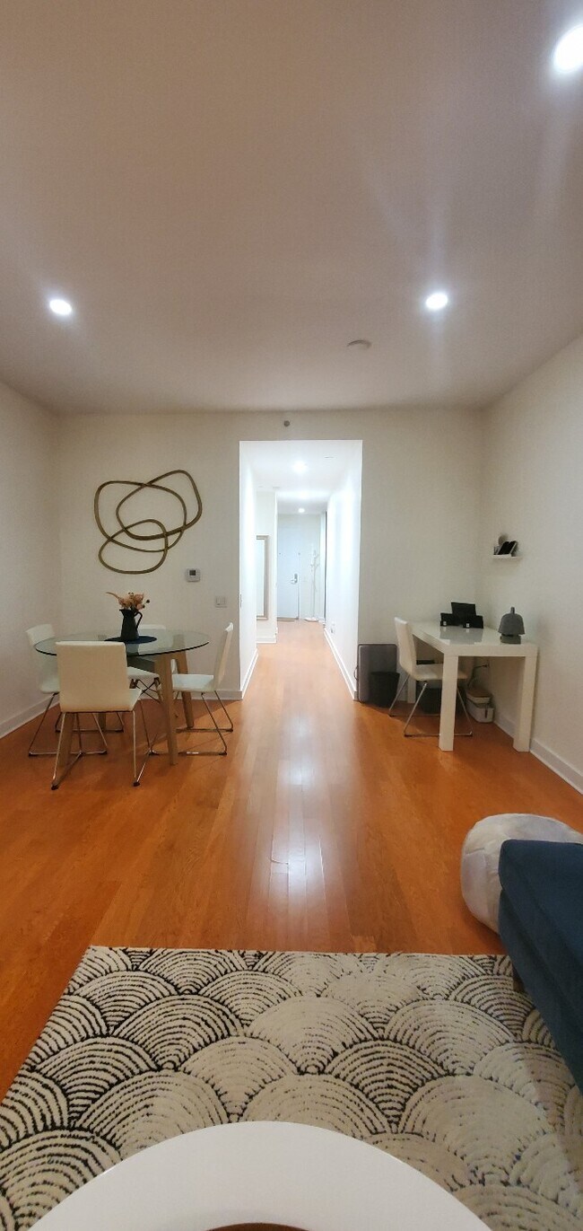 Building Photo - 317 Hudson Park