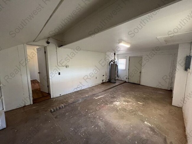 Building Photo - Beautiful Newly Renovated 3 Bedroom 2 Bath...