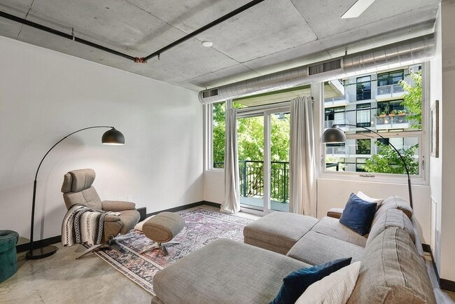 Building Photo - 730 N 4th St