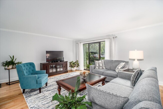 Building Photo - 22 Olcott Way