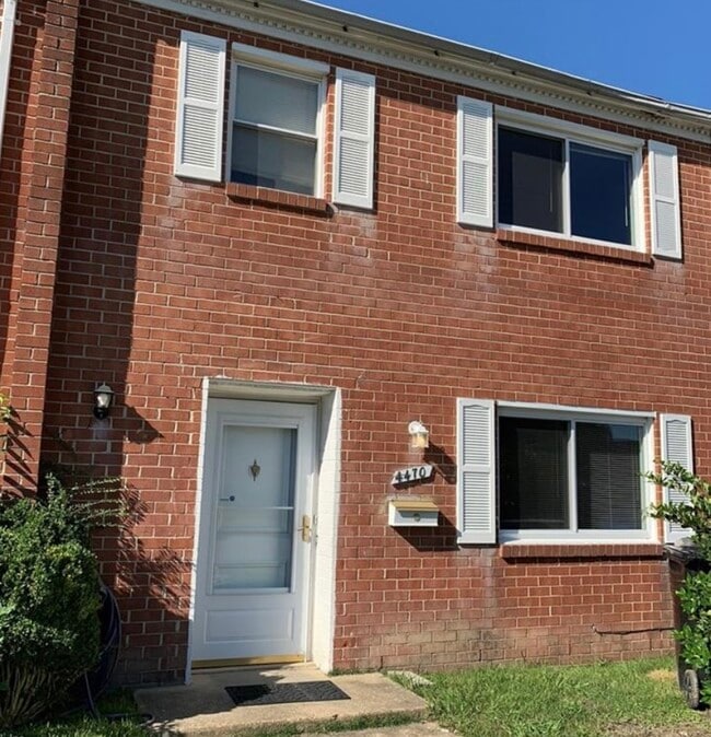 Primary Photo - 4470 John Jay Ln