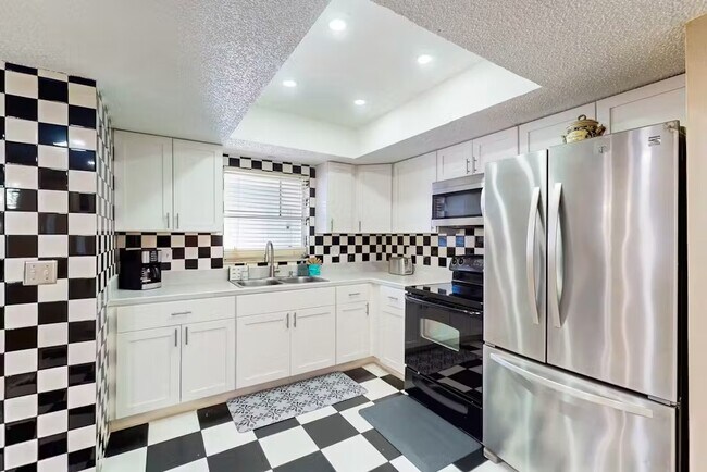 Building Photo - 4015 Audubon Dr