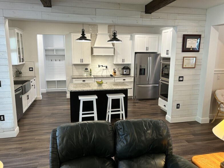 Building Photo - 223 Emmy Cv