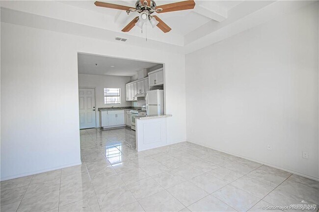 Building Photo - 16 W Dallas Ave