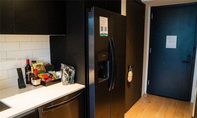 Building Photo - 398 NE 5th St