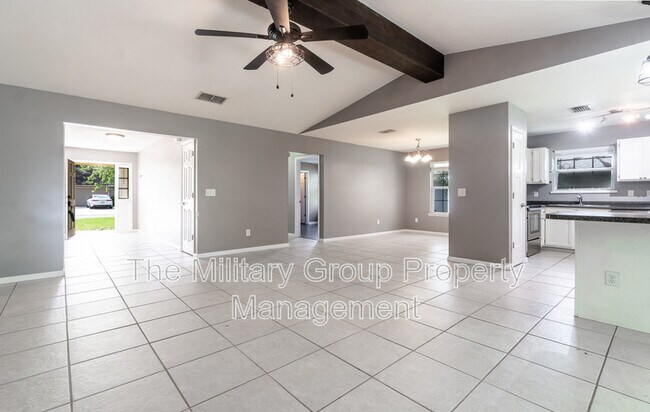 Building Photo - 12565 Long Lake Ct