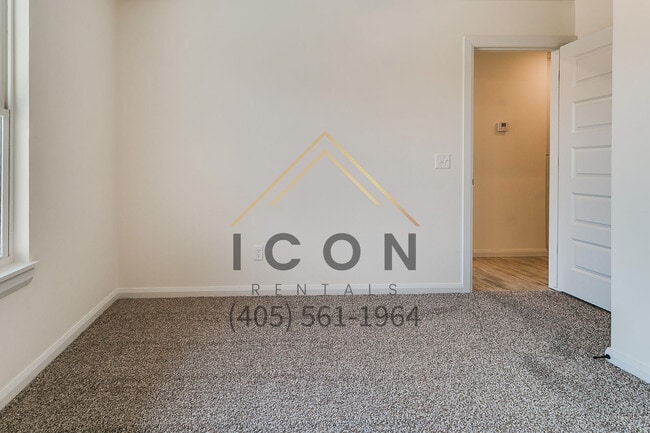 Building Photo - 8429 Stonewood Dr