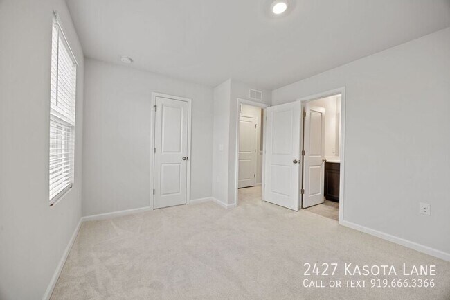 Building Photo - 2427 Kasota Ln