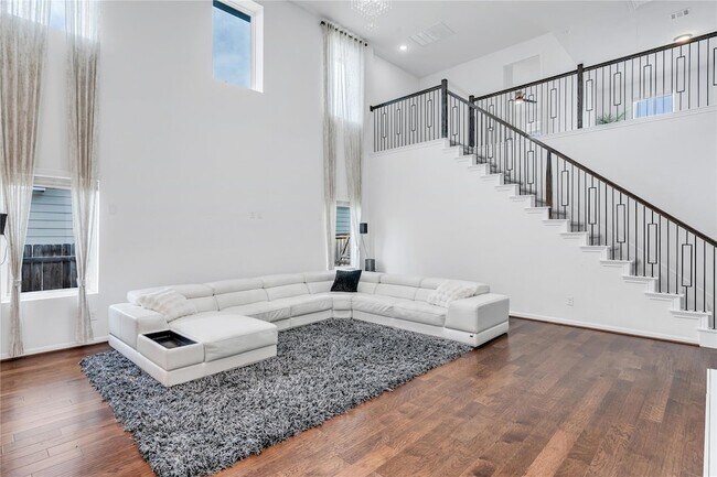 Building Photo - 108 Greenthread Dr