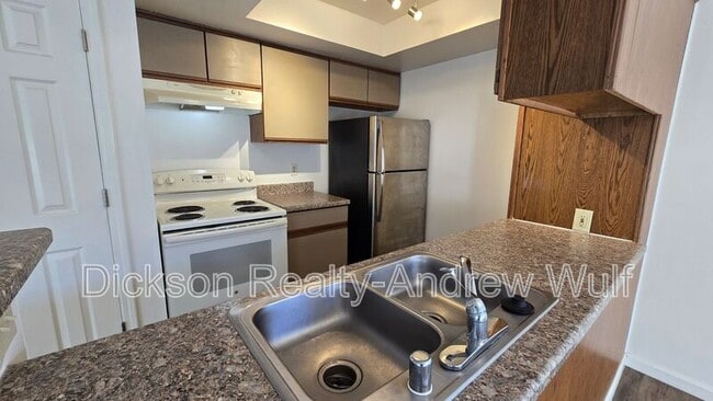 Building Photo - 247 Cheney St