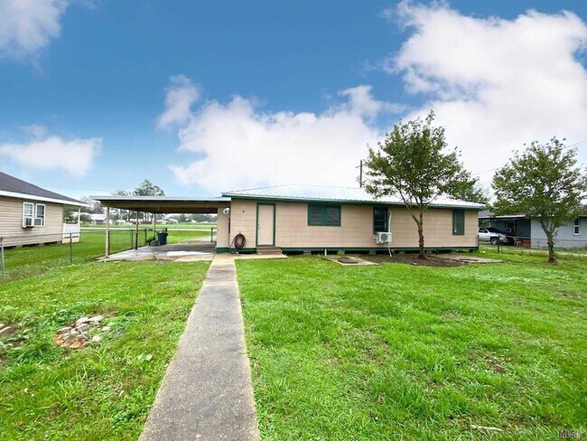 Building Photo - 134 LA-1005