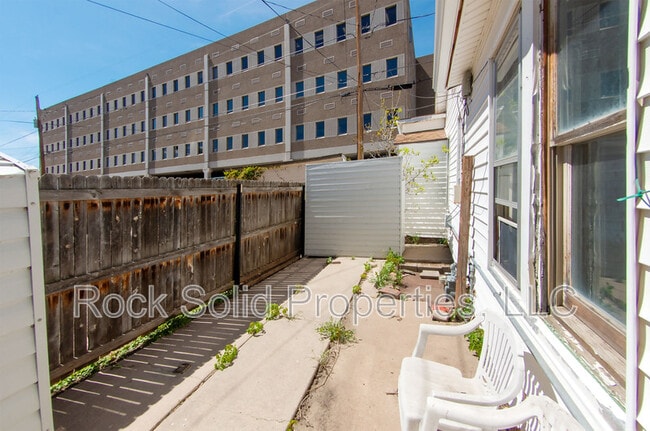 Building Photo - 2510 House Ave