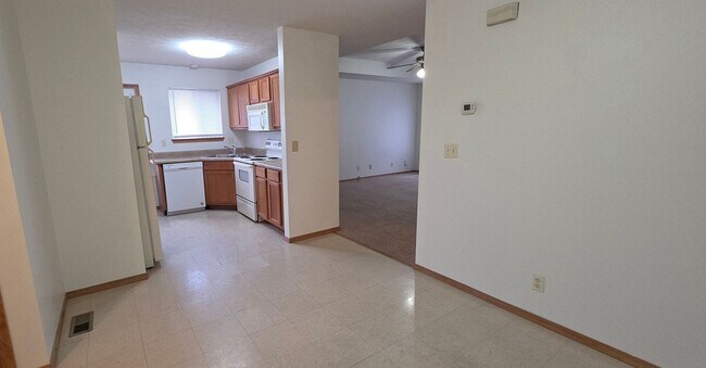 Building Photo - Brook 3760/3762