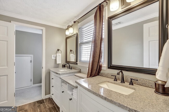 Building Photo - 300 Briarwood Rd