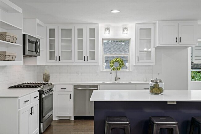 Building Photo - 11005 Carissa Dr