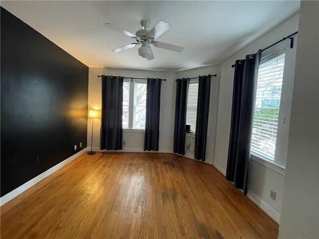 Building Photo - 1015 Piedmont Ave NE