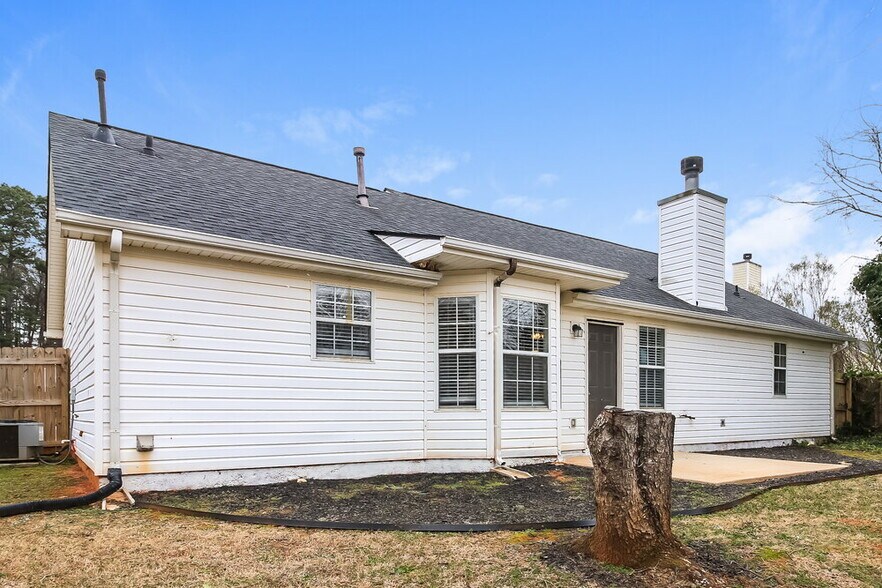 Building Photo - 604 Fieldcrest Dr