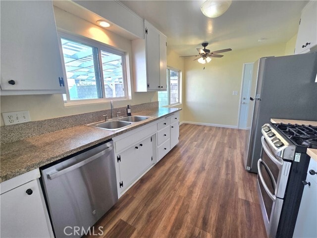 Building Photo - 938 S Fuchsia Ave