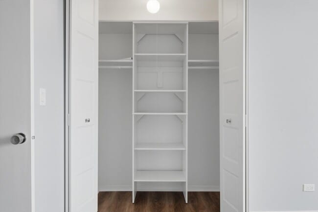 Building Photo - 4000 Triumvera Dr