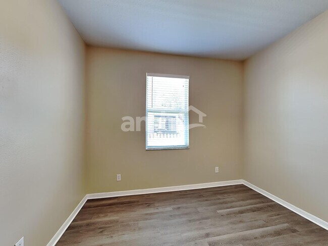 Building Photo - 9253 Black Thorn Loop