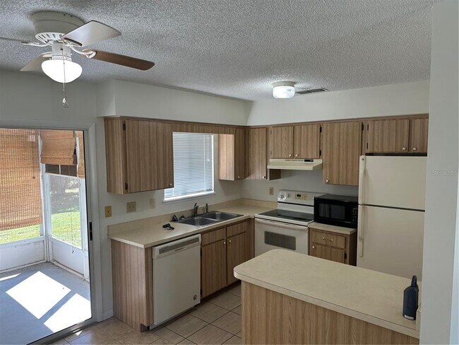 Building Photo - 11143 SW 78th Ave