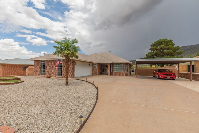 Primary Photo - 3 bed 2 bath beautiful home!