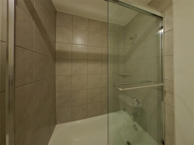 Building Photo - 4930 San Fabiano Ct