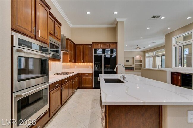 Building Photo - Elegant Anthem Country Club Residence with Spa, Balcony & 3-Car Garage