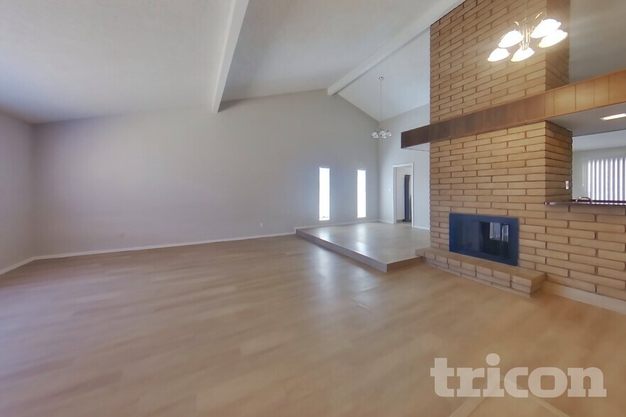 Building Photo - 3629 W Kelton Ln