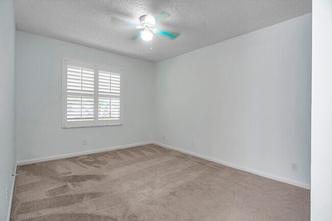 Building Photo - 1011 Siena Oaks Cir E