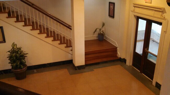 Building Photo - The Uptown Lofts #105