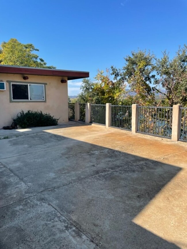 Building Photo - Breathtaking views of Sacramento River!