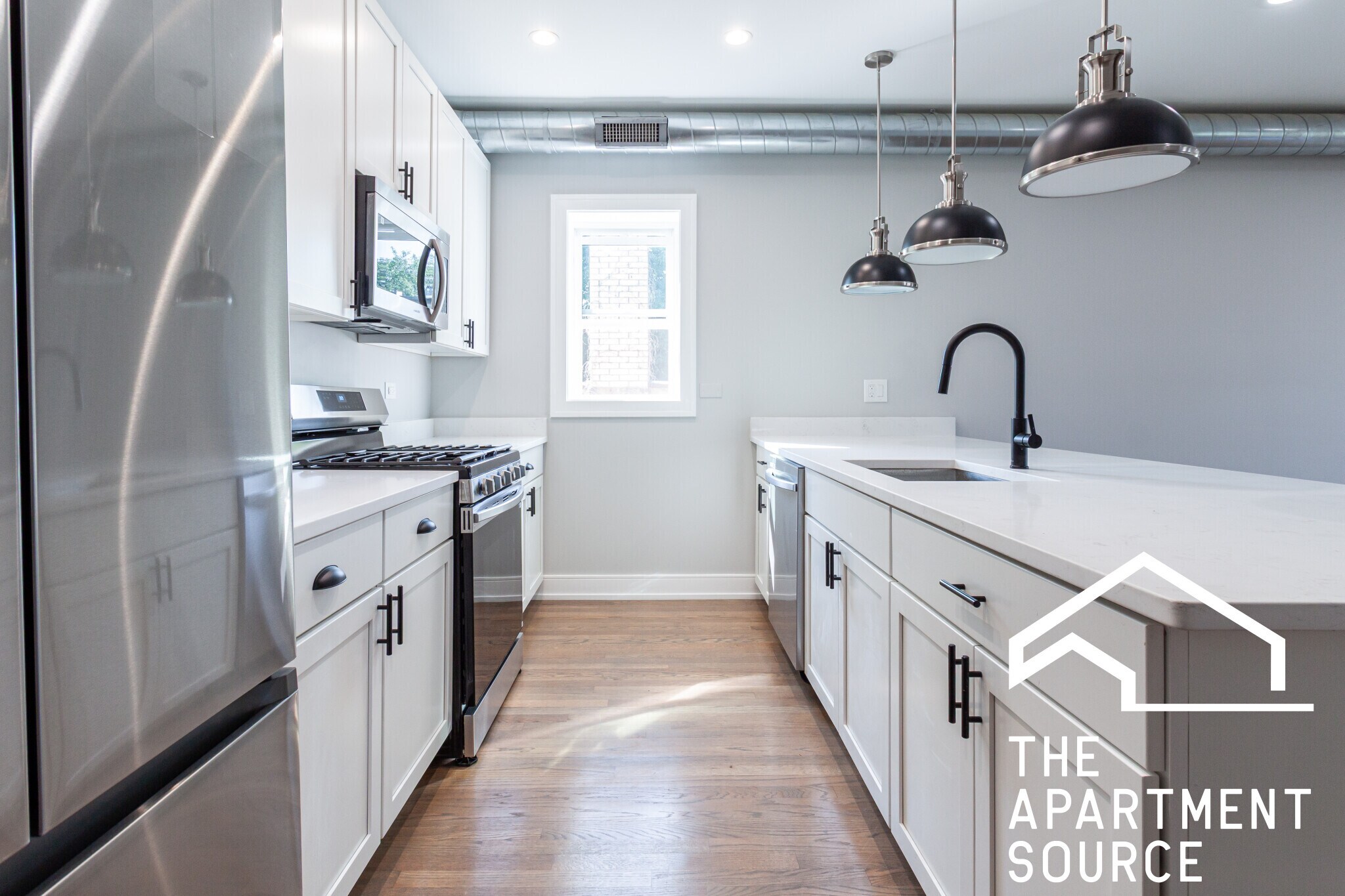 Building Photo - 2641 W Carmen Ave