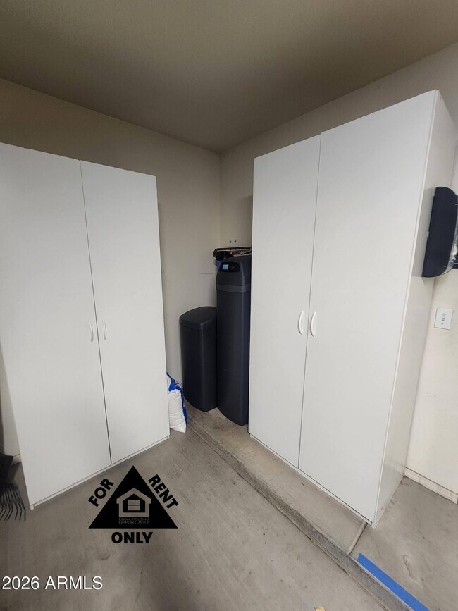 Building Photo - 14750 W Avalon Dr