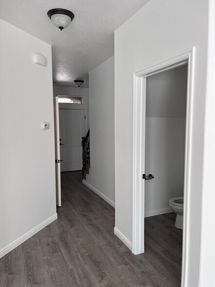Downstairs looking toward front door - 1177 Northfield Rd