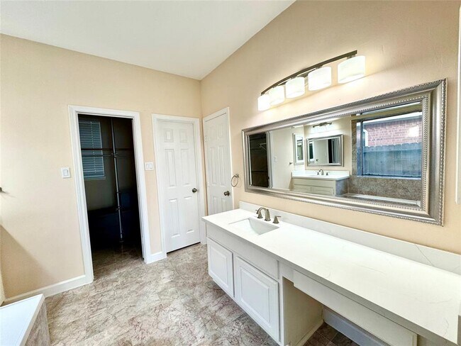 Building Photo - 1818 Maidenhair Ln
