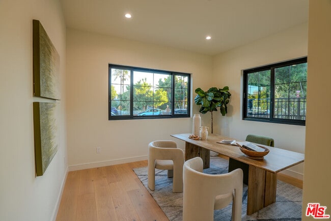 Building Photo - 4936 Coolidge Ave