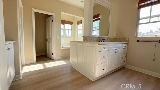 Building Photo - 22 Statuary