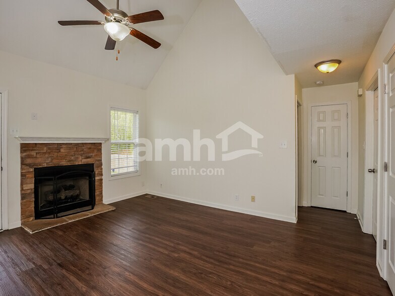 Building Photo - 1257 Apple Blossom Rd