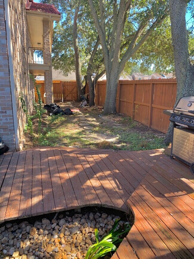 Building Photo - 3214 Continental Dr